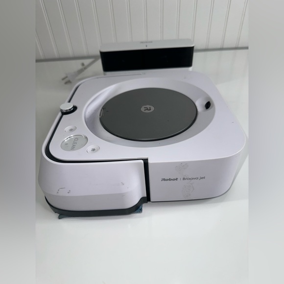 iRobot Braava Jet M6 Wi-Fi Connected Robot Mop Tested Working - Picture 3 of 12
